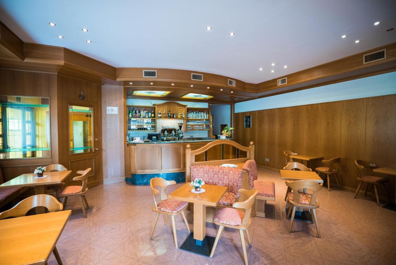 里约酒店 卡德尔佐内 外观 照片